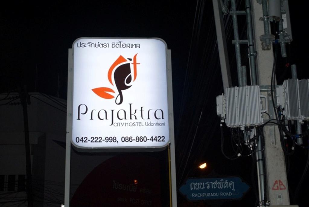 Prajaktra City Hostel Udon Thani Exteriör bild