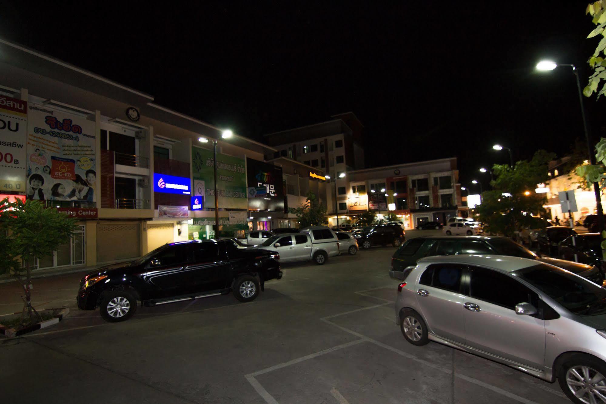 Prajaktra City Hostel Udon Thani Exteriör bild