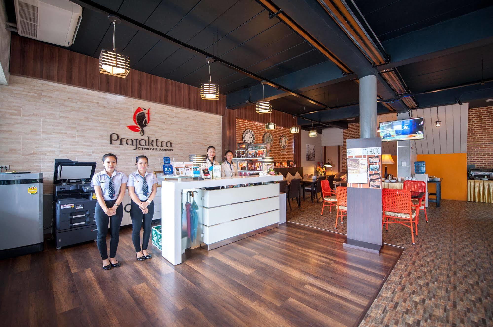Prajaktra City Hostel Udon Thani Exteriör bild